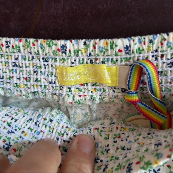 Little Bird By Jools Oliver Size 5-6 white ditsy flower shorts, nwt, new with ta - Picture 5 of 9